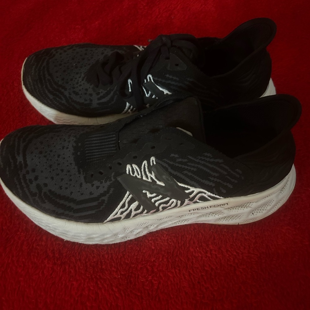 New Balance Womens Fresh Foam X 1080 V12 Running Shoe : Size 8 Women